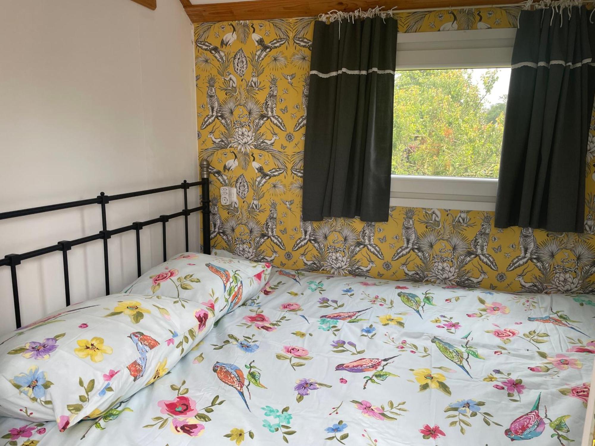 Bed and Breakfast Pipowagen Mamaloe Kesteren Экстерьер фото